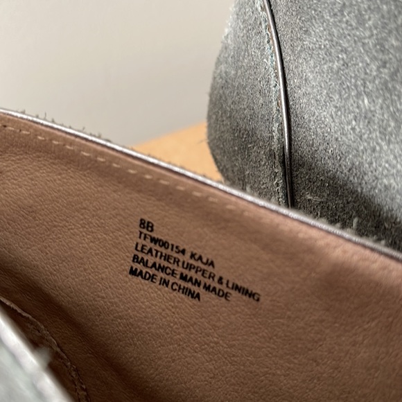 Tommy Bahama Grey Suede Bootie SZ 8 - Picture 5 of 7